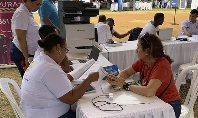 Atención personalizada encontraron los caleños en el módulo de Hacienda en la feria ‘Volvamos a mi Cali bella’