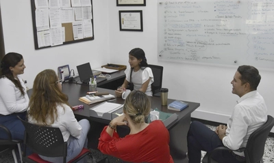 Los niños y las niñas hacen su primer acercamiento para conocer las funciones de los directivos en la Alcaldía de Cali