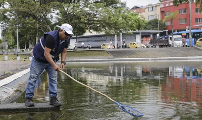 Continúan labores de mantenimiento en las fuentes ornamentales  de Cali