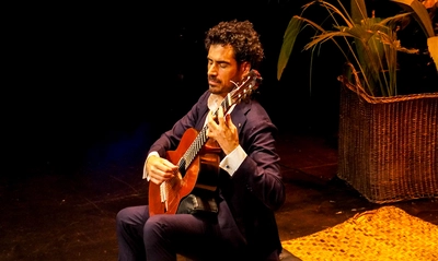 Concierto de Pablo Sáinz Villegas deslumbra en el Teatro Municipal con un viaje musical por España