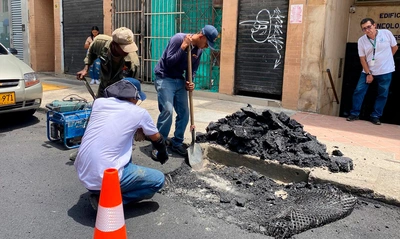 47 cámaras de telecomunicaciones se recuperarán y pondrán a nivel de la capa asfálticas en el Centro de Cali
