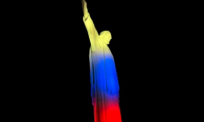 ¡El apoyo de Cali a la selección Colombia Femenina Sub-20 es total! Nueve hitos de la ciudad están iluminados con la bandera tricolor