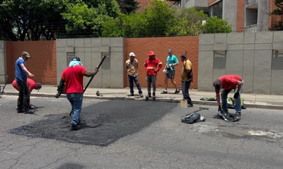 130 huecos de la Avenida Pasoancho fueron tapados por la Alcaldía de Cali en menos de tres días