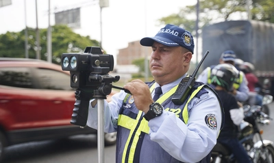 Cali avanza en los controles a la velocidad: capacitación intensiva en cinemómetros para agentes de Movilidad y policías de tránsito