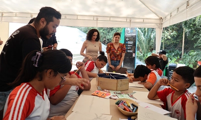 Niños artistas avanzan en la construcción de obras para la COP16