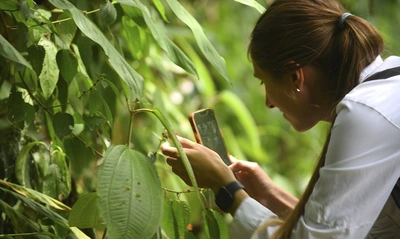 En el ‘Book Cali es donde debes estar’ de la COP16 también podrás encontrar a los ‘Anfitriones por Naturaleza’ de Colombia, ¡quienes te llevarán a conocer el país de una manera diferente!