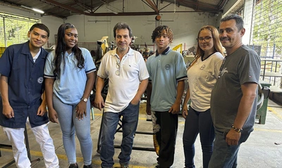 La Institución Educativa Antonio José Camacho contará con el primer aula escolar en Colombia para el aprendizaje de vehículos eléctricos