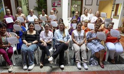 Seguimos potenciando el liderazgo social de las mujeres en Santiago de Cali