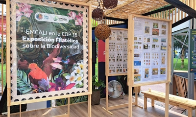 EMCALI presentó la colección de estampillas sobre biodiversidad en el stand de la empresa durante la COP16