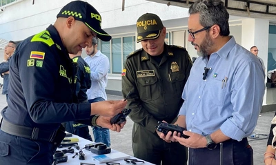 Alcaldía de Cali renueva el sistema de comunicaciones de la Policía Metropolitana: se entrega primer lote de 465 radios para los cuadrantes