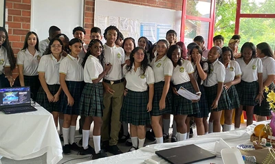 Estudiantes de la Institución Etnoeducativa Oficial (IEO) Siete de Agosto demuestran su talento emprendedor con proyectos innovadores