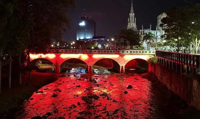 Cali rinde homenaje a los Bomberos Voluntarios iluminando de rojo  ocho hitos y monumentos de la ciudad