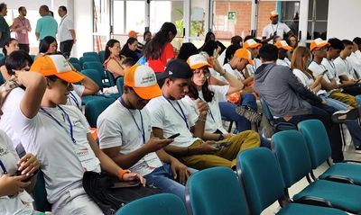 120 jóvenes caleños de zonas vulnerables se graduaron en tecnología e información, gracias a una alianza entre Alcaldía y Fundación ROFÉ