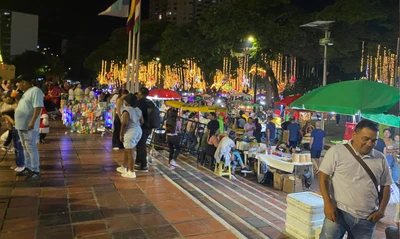 Alcaldía hace un llamado a vendedores informales para evitar conexiones clandestinas de energía en el ‘Alumbrado Navideño’