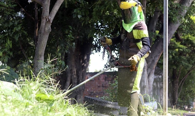 12 millones de metros cuadrados de áreas verdes se están atendiendo durante el primer ciclo de corte de césped en el 2025