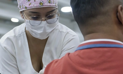 Ante las variaciones climáticas, el mejor escudo es vacunarse contra COVID-19 e Influenza