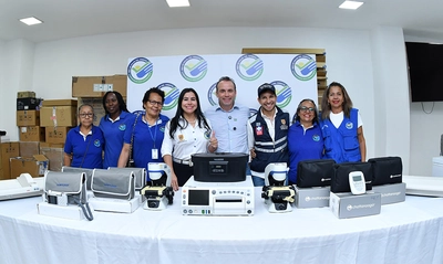 Alcalde Eder entregó dotación médica y un renovado escenario deportivo para la comunidad de Potrero Grande
