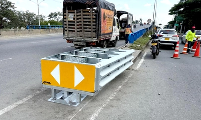 Cali avanza en la recuperación de la seguridad vial: Secretaría de Movilidad instala amortiguadores de impacto y terminales atenuadores en puentes vehiculares