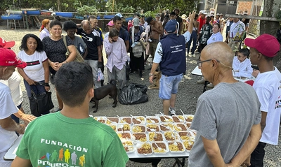 La oferta institucional llega este sábado al comedor ‘Alimentando  Familias’ en el barrio Puertas del Sol
