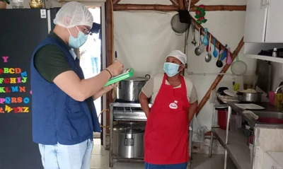 Programa de Comedores Comunitarios tiene supervisión permanente para garantizar raciones seguras y libres de contaminación