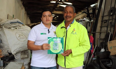 Alcaldía de Cali dignifica la labor de los recicladores de oficio: contarán  con un código QR de identificación para trabajar