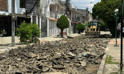 Alcalde Alejandro Eder le cumple a la ciudadanía e inicia la recuperación de vías en el barrio Ciudad Modelo