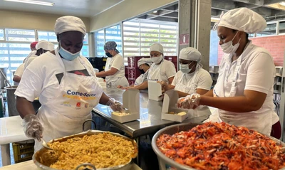Alimentación digna y oportuna todos los días de la semana a través de los comedores comunitarios