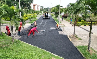 Alcalde Alejandro Eder cumple: más de 1100 metros lineales de vías quedaron pavimentadas en el sector de Gratamira