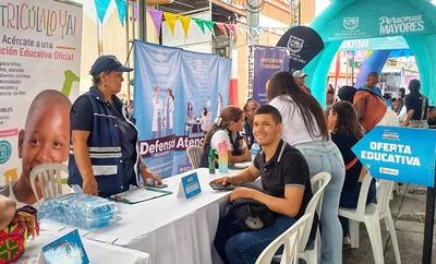 La oferta educativa llegó hasta la comuna 13 a través de la Feria de  Servicios “Volvamos a mí Cali Bella”