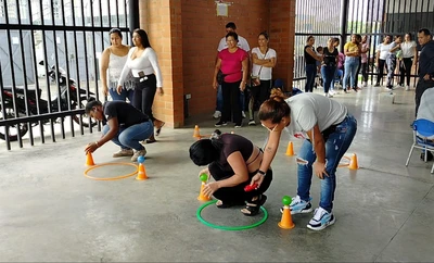 Con la estrategia ‘Brújula 25’, Cali celebra el juego en familia y fortalece los lazos entre escuela y hogar de la primera infancia