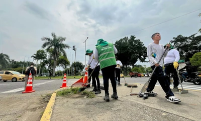Con la estrategia ‘A pie de calle’, Alcaldía impulsa limpieza y cultura ciudadana de cara a la ‘Maratón de Cali 2025’