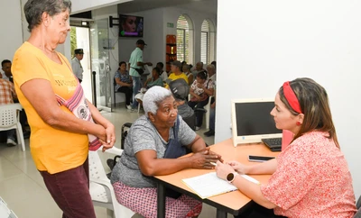 Lo que deben saber los beneficiarios que cobran por giro el subsidio Colombia Mayor
