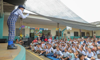 El ‘Festival Internacional de Teatro Cali 2025’ llegó a los TIO: más de 300 familias celebraron el arte y la vida