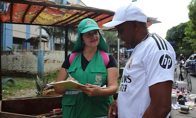 Sensibilizan a comerciantes de la Comuna 13 sobre el manejo adecuado  de residuos en Cali