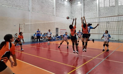 El Coliseo Francisco Chois vibró con grandes partidos en la fase municipal de los ‘Juegos Intercolegiados Cali 2025’