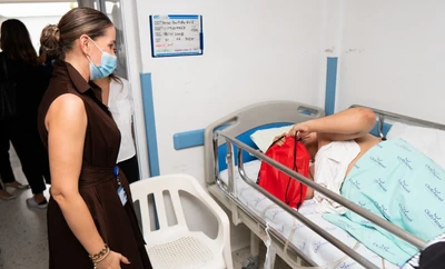 Con la entrega de kits, la Secretaría de Educación fortalece el aula hospitalaria