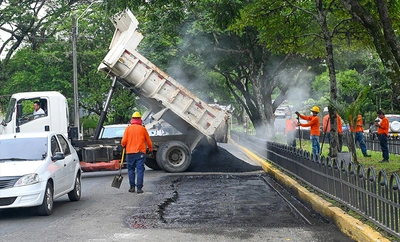 Obras viales en comuna 22 y La Elvira avanzan en licitación bajo la estrategia de Invertir para Crecer