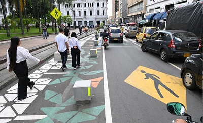 Transeúntes del centro aprobaron el corredor peatonal en la zona de la Plaza de Cayzedo