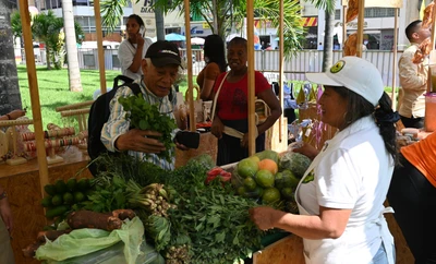 La Plaza de Cayzedo es el centro de la Feria Empresarial  para los emprendedores rurales de Cali