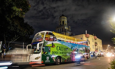 Inscríbase: bus turístico gratuito de Cali tiene recorridos nocturnos esta semana