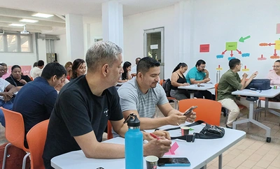 Mas de 300 docentes de las IEO de Cali se capacitan en metodologías flexibles para impulsar la educación en jóvenes y adultos