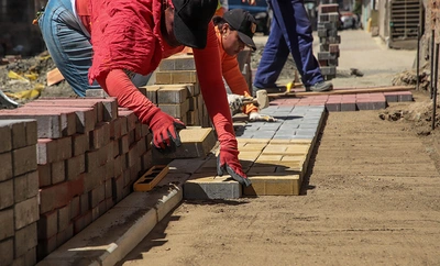 Con experiencia y entrega, los operarios de Infraestructura transforman las vías de Cali