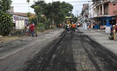 Alcaldía de Alejandro Eder inicia obras de rehabilitación vial en inmediaciones del Hospital Carlos Holmes Trujillo