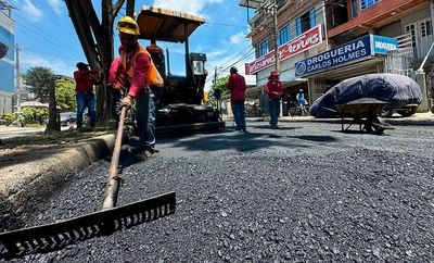 Alcaldía Eder pavimentó ocho cuadras frente al hospital Carlos Holmes Trujillo en menos de una semana