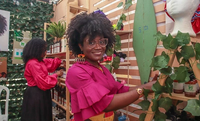 Los saberes ancestrales del Pacífico para el cuidado del cabello afro, presente en el Petronio Álvarez