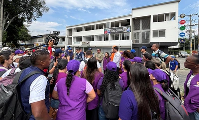 La Alcaldía de Cali dispuso de más de 30 profesionales sicosociales para brindar apoyo y acompañamiento emocional a familias afectadas por el atentado