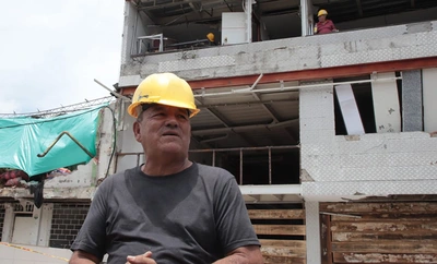 De los escombros a la resiliencia: conozca la historia de Miguel Rodríguez y el hotel Barceló, afectado por el atentado del 21 de agosto