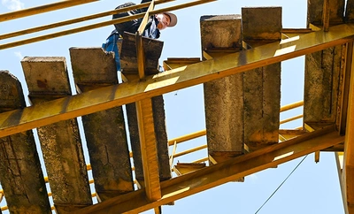 Se inicia el proceso de recuperación y mantenimiento de puentes peatonales en las comunas 7 y 17