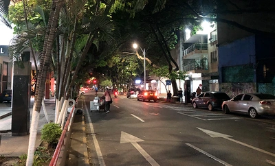 Modernización del alumbrado público transforma la vida nocturna y el  comercio en la avenida Sexta