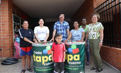 Gracias al ‘Petronio Álvarez 2025’, más de 1000 kilos de tapas plásticas se convierten en apoyo para la lucha contra el cáncer